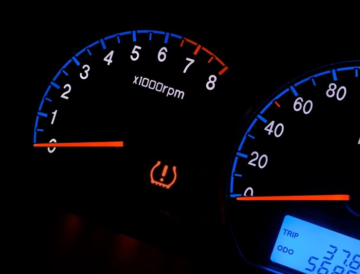 confronto in sezione di pneumatico standard e run flat